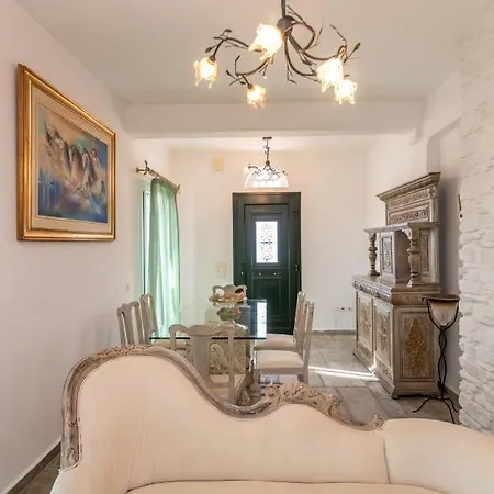 بيت للعطل Bella Tinos