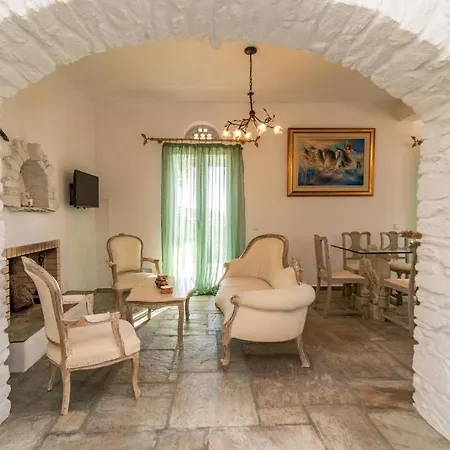 Bella Tinos بيت للعطل Triandáros